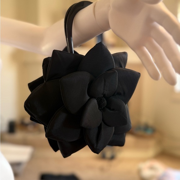 Mad by Design Flower Clutch/Wristlet - Picture 3 of 11